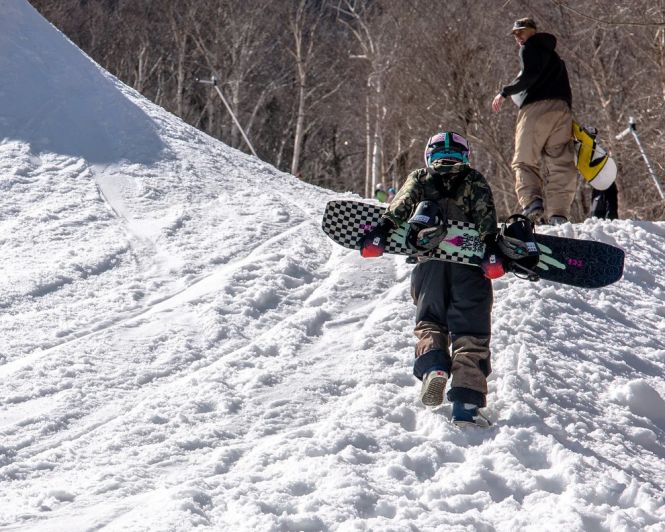 ROME SDS Slapstick Hybrid Camber Kinder Snowboard 2023 ROME SDS Slapstick Hybrid Camber Kinder Snowboard 2023