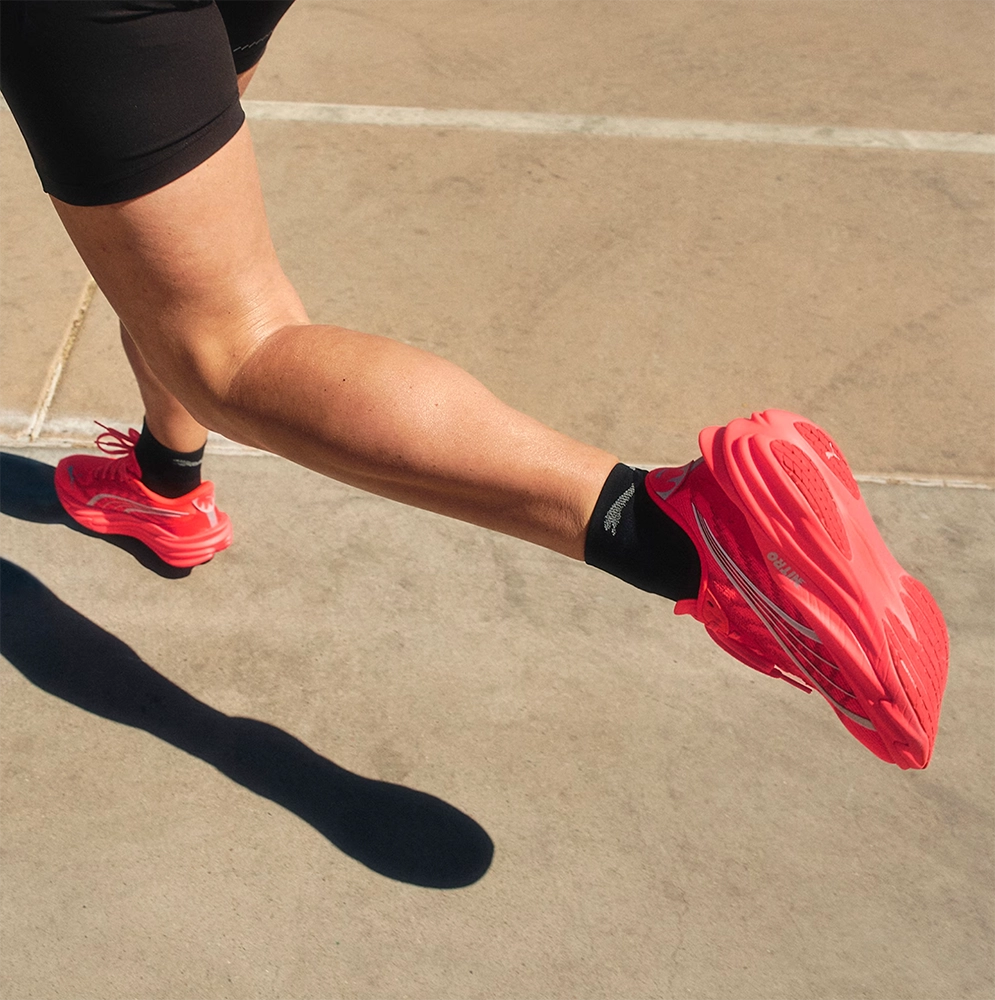 Puma Deviate NITRO™ 4 Laufschuhe für Damen – Ultra Red/Silver Puma Deviate NITRO™ 4 Laufschuhe für Damen – Ultra Red/Silver