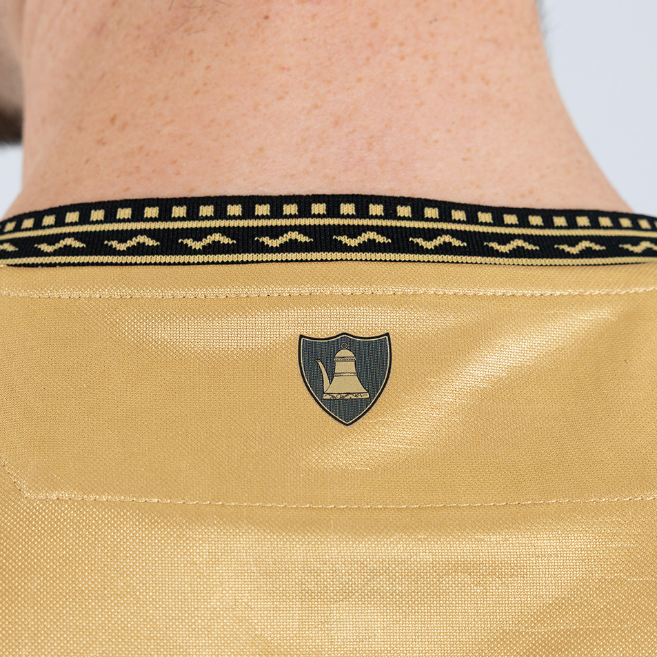 JAKO VfB Stuttgart 3rd Trikot 2026/27 für Kinder – Gold JAKO VfB Stuttgart 3rd Trikot 2026/27 für Kinder – Gold
