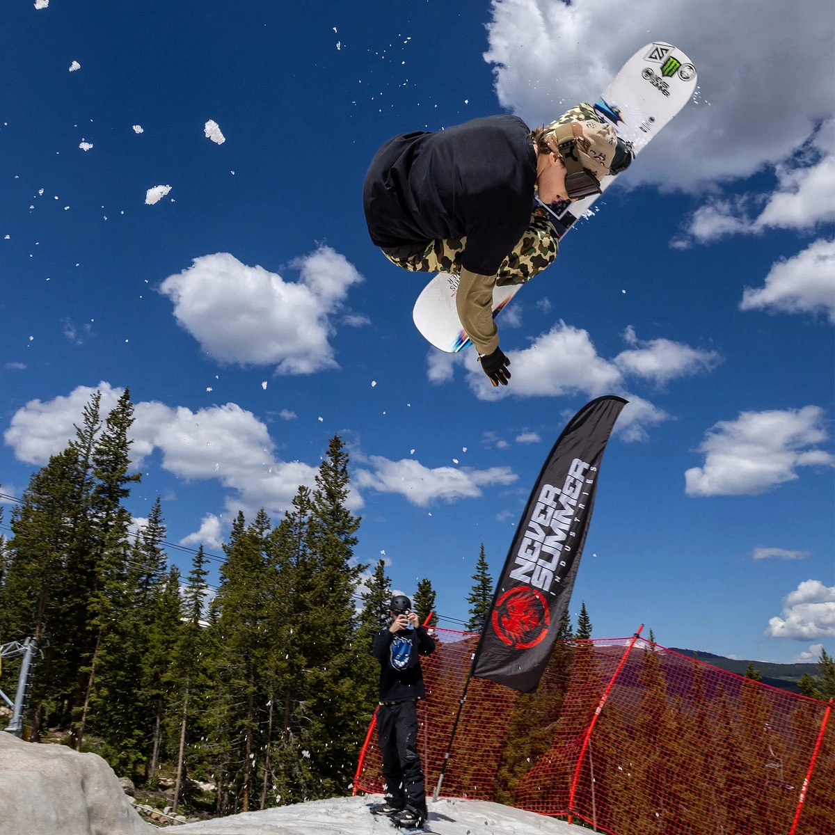 Never Summer Proto T3 Ultra All- Mountain Twin Snowboard 2026