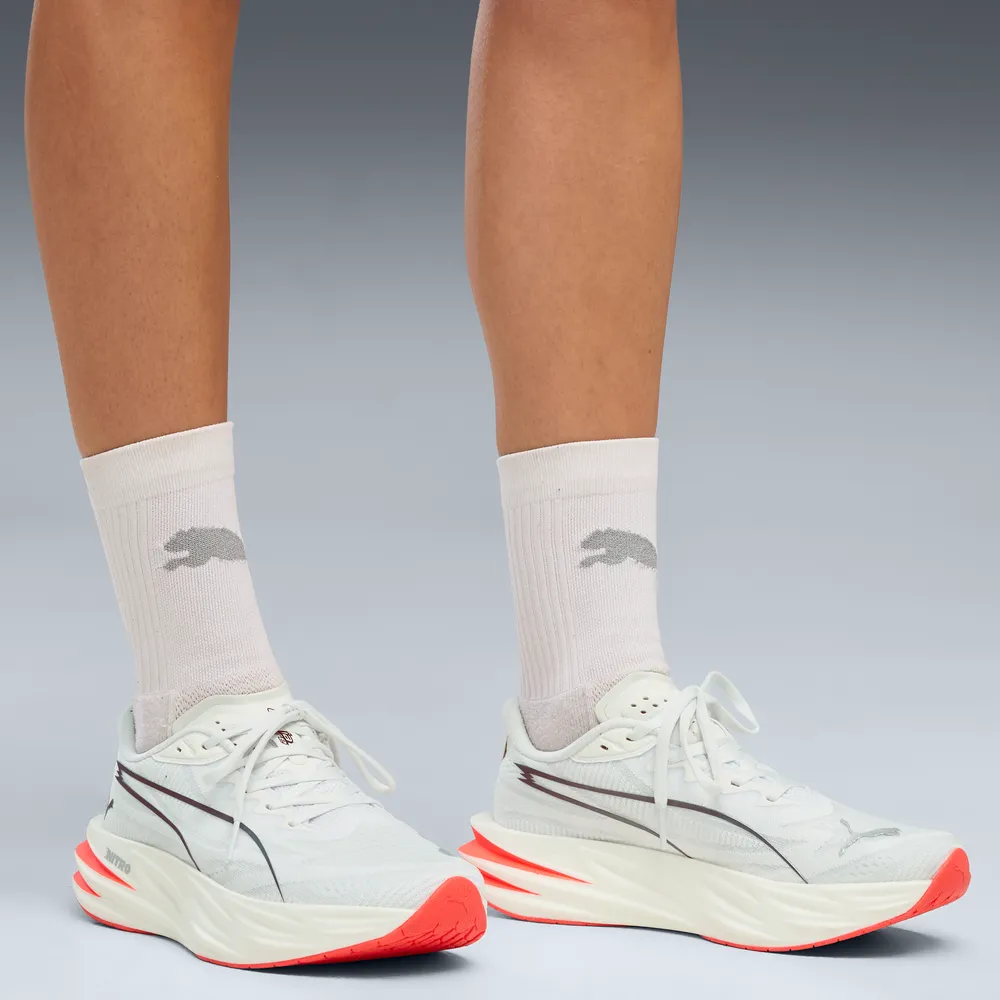 Puma Deviate Pure NITRO Laufschuhe für Damen – White/Ultra Red/Silver