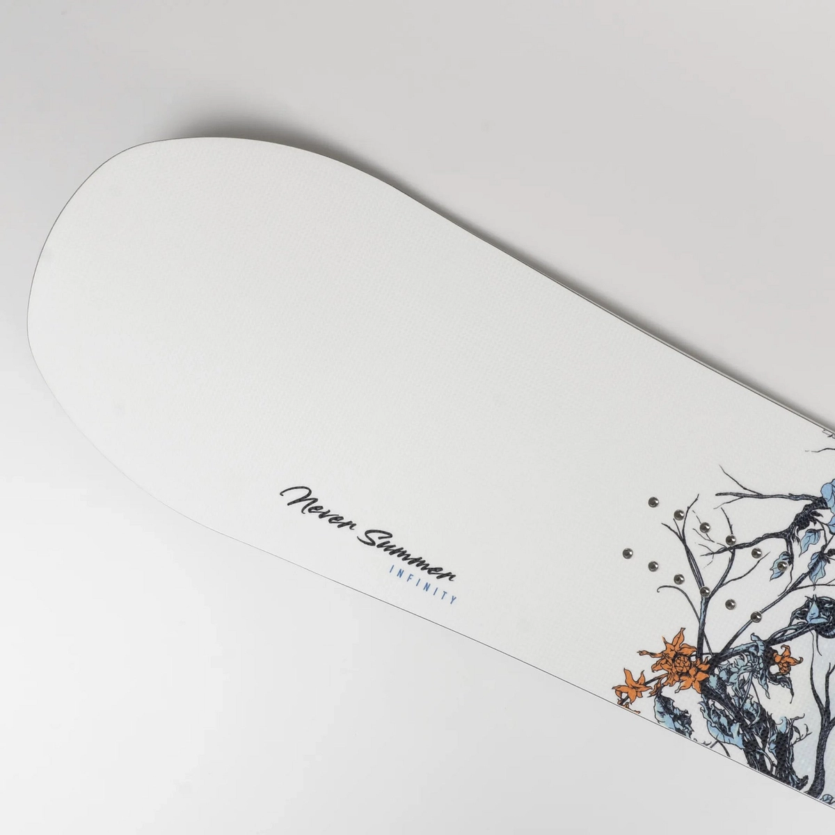 Never Summer Infinity Damen All- Mountain Freestyle Snowboard 2026