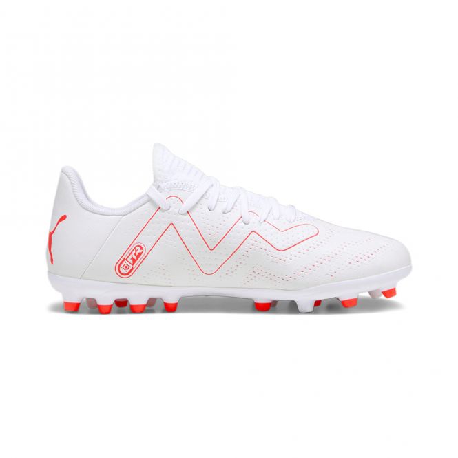 Puma FUTURE PLAY MG JR Rasen + Kunstrasenschuh - white black fire red Puma FUTURE PLAY MG JR Rasen + Kunstrasenschuh - white black fire red