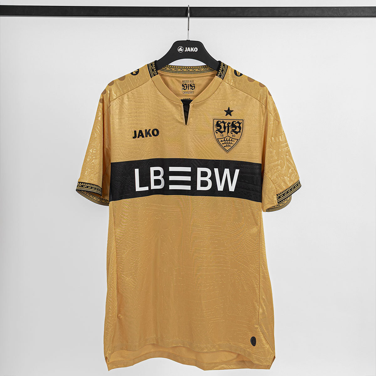 JAKO VfB Stuttgart 3rd Trikot 2026/27 für Kinder – Gold JAKO VfB Stuttgart 3rd Trikot 2026/27 für Kinder – Gold
