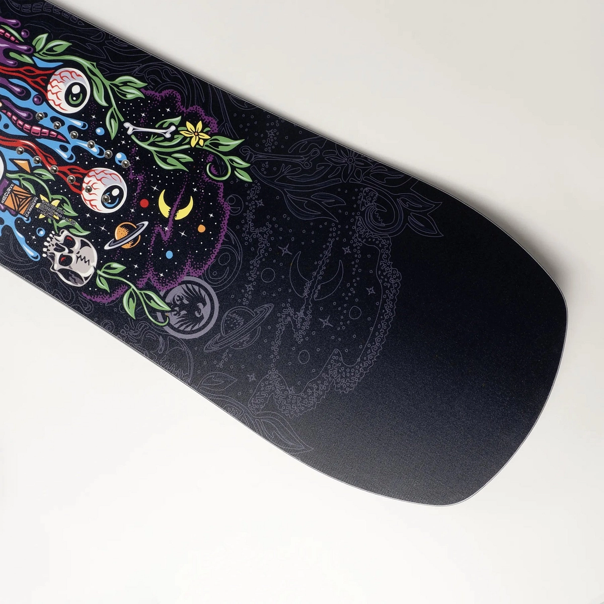 Never Summer Llama All- Mountain Freestyle Snowboard 2026