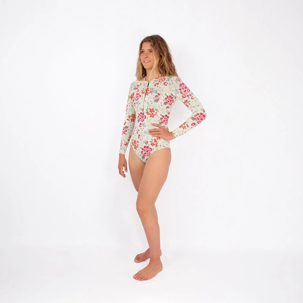 Soöruz Badeanzug DIVINE Mini Zip für Damen – Sand Soöruz Badeanzug DIVINE Mini Zip für Damen – Sand