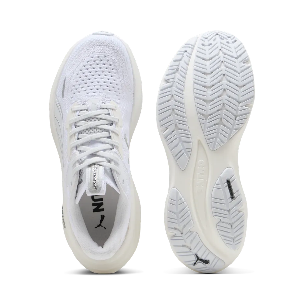 Puma Magnify NITRO™ 3 - White/Silver - Laufschuhe für Damen Puma Magnify NITRO™ 3 - White/Silver - Laufschuhe für Damen