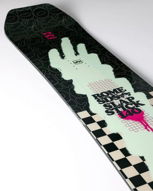 ROME SDS Slapstick Hybrid Camber Kinder Snowboard 2023 ROME SDS Slapstick Hybrid Camber Kinder Snowboard 2023